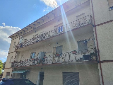 Foto Appartamento a Gualdo Cattaneo di 140 m² con 5 locali in vendita