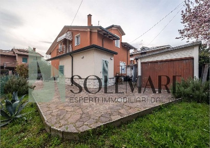 Foto Casa indipendente in via donizetti 37, Cesenatico Cesenatico Levante
