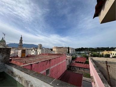Foto Appartamento in via Nolana 22, Pompei Centro di 150 m² con 5 locali