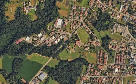 Foto Magazzino in Via Papa, Caronno Varesino di 110 m² con 1 locali