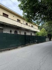 Foto Magazzino in Via isonzo 8, Carate Brianza Centro di 140 m² in vendita