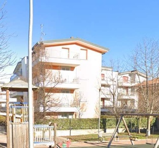 Foto Magazzino in Via Beato Angelico, Besana in Brianza Centro di 86 m²