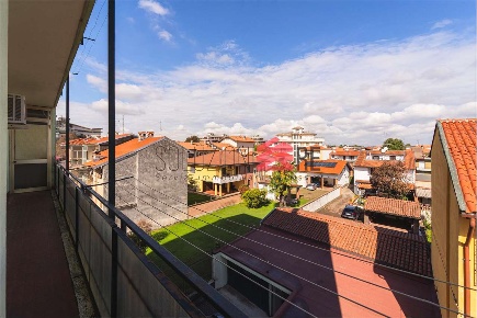 Foto Appartamento in Via San Martino 25, Galliate di 112 m² con 4 locali