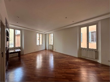 Foto Appartamento in Via Ruggera 31, Modena Centro Storico di 95 m²