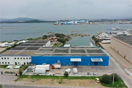 Foto Capannone industriale a Olbia di 2000 m² con 20 locali in vendita