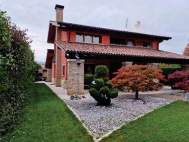 Foto Villa unifamiliare in Via balegante, Riese Pio X Balegante di 274 m²