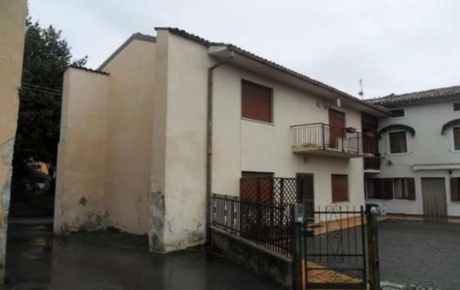 Foto Appartamento in Via Frassinelli, Vittorio Veneto Centro di 90 m²