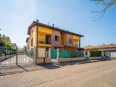 Foto Case semi ndipendenti in M. BIAGI 7, Scandiano di 81 m² con 6 locali