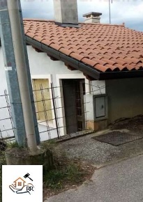 Foto Appartamento in Frazione Barbarano Mossano Via Cognola snc, di 165 m²