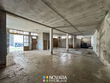 Foto Magazzino in Via Mameli 8, Novara San Martino di 204 m² con 1 locali