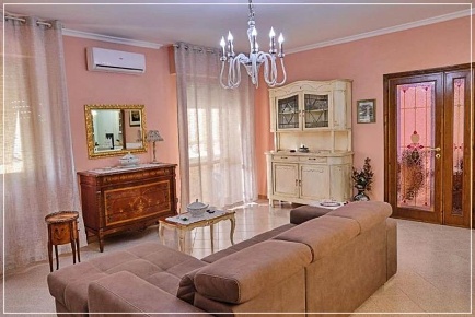 Foto Appartamento a Castagneto Carducci Donoratico di 136 m² con 8 locali