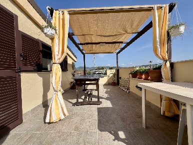 Foto Appartamento a Livorno Porta a Terra - Padula di 109 m² con 3 locali