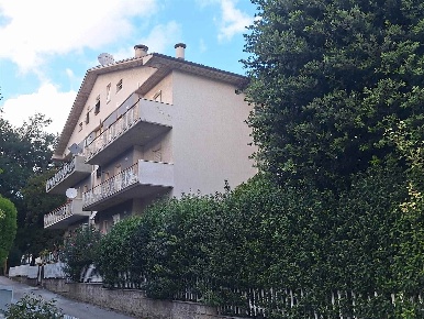 Foto Appartamento a San Severino Marche Centro di 117 m² con 6 locali