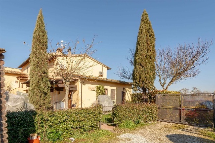 Foto Casa indipendente in Strada vicinale della Monaca, Signa di 164 m²