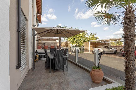 Foto Casa indipendente in via Maleloggia, Campi Bisenzio di 183 m²