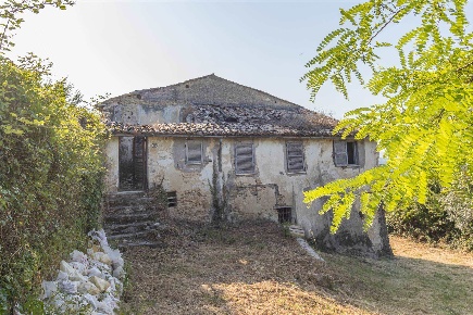 Foto Casa indipendente in via Ottorino Caproni 16, Poggio Mirteto di 200 m²