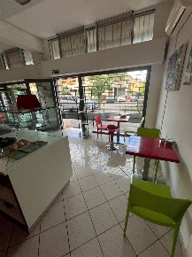 Foto Bar a Fabbrico Centro di 106 m² con 5 locali in vendita