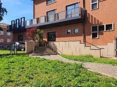 Foto Locale commerciale a Torino Santa Rita di 125 m² con 1 locali