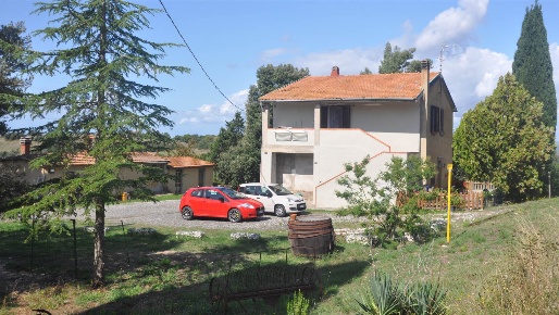 Foto Rustico in Via Sarzanese Valdera, Pomarance Centro di 380 m²