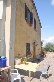Foto Rustico in Via Sarzanese Valdera, Pomarance Centro di 380 m²