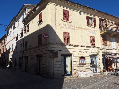 Foto Negozio a Urbisaglia Centro di 40 m² in vendita
