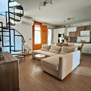 Foto Case semi ndipendenti in Via Chillei 10, Mascalucia Centro di 120 m²
