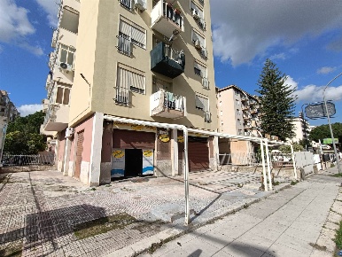 Foto Appartamento in via rinaldo d'aquino 47, Palermo Zisa di 100 m²