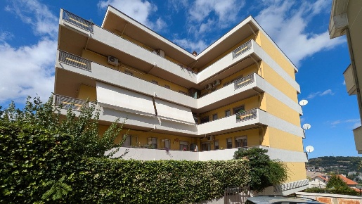 Foto Appartamento a Chieti Chieti Città di 115 m² con 4 locali in vendita