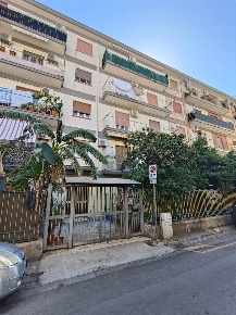 Foto Appartamento in via Badia 19b, Palermo di 103 m² con 4 locali