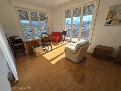 Foto Appartamento a Vezzano Ligure Centro di 93 m² con 4 locali in vendita
