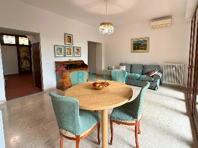 Foto Appartamento a Firenze Campo di Marte di 120 m² con 5 locali
