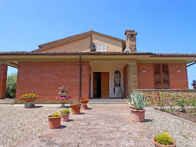 Foto Villa bifamiliare a Castelnuovo Berardenga Centro di 370 m² in vendita
