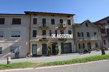 Foto Appartamento in Via Roma 43, Lesa Centro di 140 m² con 3 locali