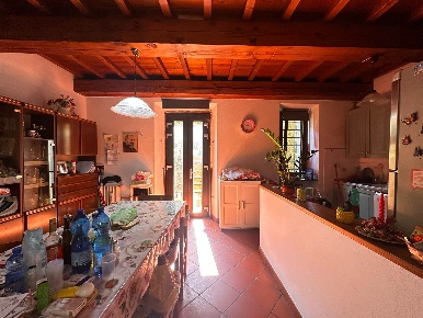 Foto Rustico a Pelago di 130 m² con 5 locali in vendita