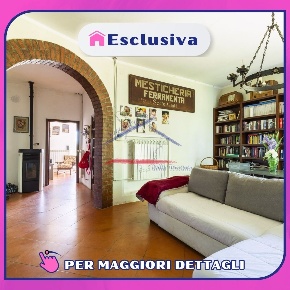 Foto Appartamento a Civitella in Val di Chiana di 200 m² con 7 locali