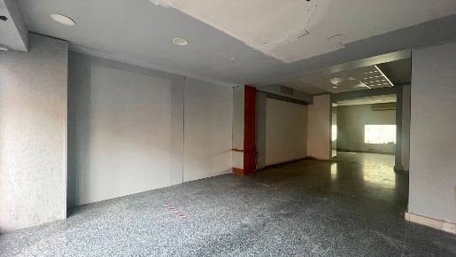 Foto Locale commerciale a Chiesina Uzzanese Centro di 85 m² con 1 locali