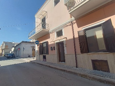 Foto Appartamento a San Giorgio Ionico di 130 m² con 6 locali in vendita