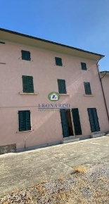 Foto Casa indipendente a Pieve a Nievole Centro di 240 m² con 7 locali