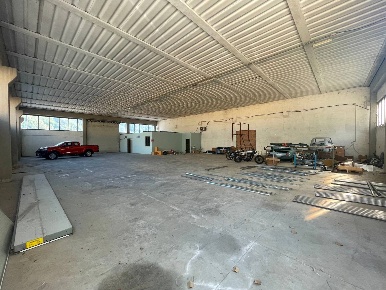 Foto Capannone industriale a Borgo a Mozzano Centro di 600 m² con 2 locali