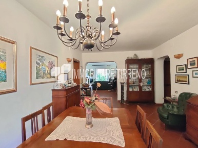 Foto Appartamento a Massa Marina di Massa Centro di 120 m² con 5 locali