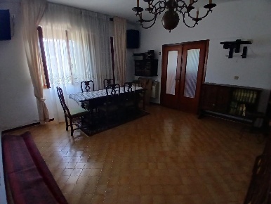 Foto Appartamento a San Giuliano Terme di 120 m² con 5 locali in vendita