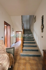 Foto Casa indipendente a Santa Maria a Monte Centro di 245 m² con 5 locali