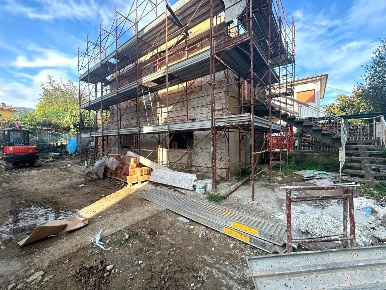 Foto Villa unifamiliare a Lucca Ponte a Moriano di 100 m² con 4 locali