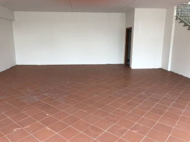 Foto Negozio a Casciana Terme Lari Area Industriale Artigianale di 280 m²