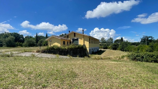 Foto Magazzino a Fucecchio Querce di 510 m² con 3 locali in vendita