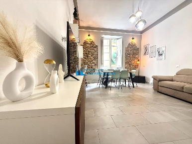 Foto Appartamento a Massa Centro di 127 m² con 4 locali in vendita
