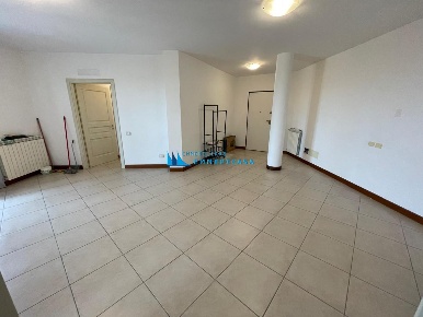 Foto Ufficio a Montignoso Debbia, Cervaiolo di 105 m² con 4 locali
