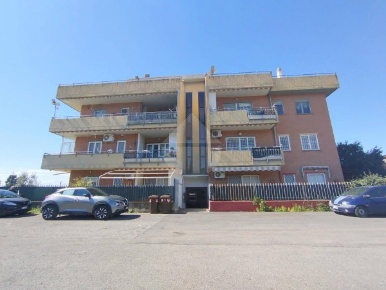Foto Appartamento in via angelo leonini, Tivoli di 70 m² con 3 locali