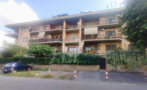 Foto Appartamento in via di carcaricola, Roma di 90 m² con 3 locali