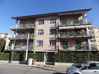 Foto Appartamento in via Roma, Grugliasco Centro di 80 m² con 3 locali